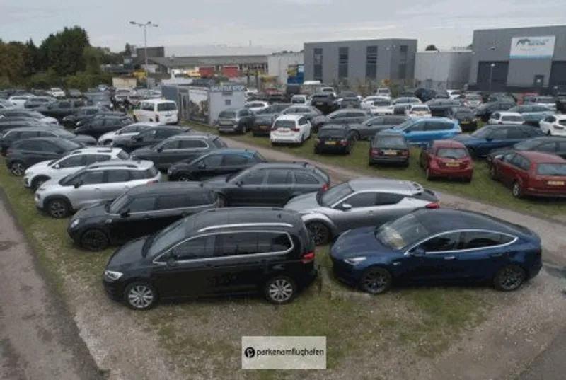 Quick Parking Open Air Car Park Rotterdam Bild 1