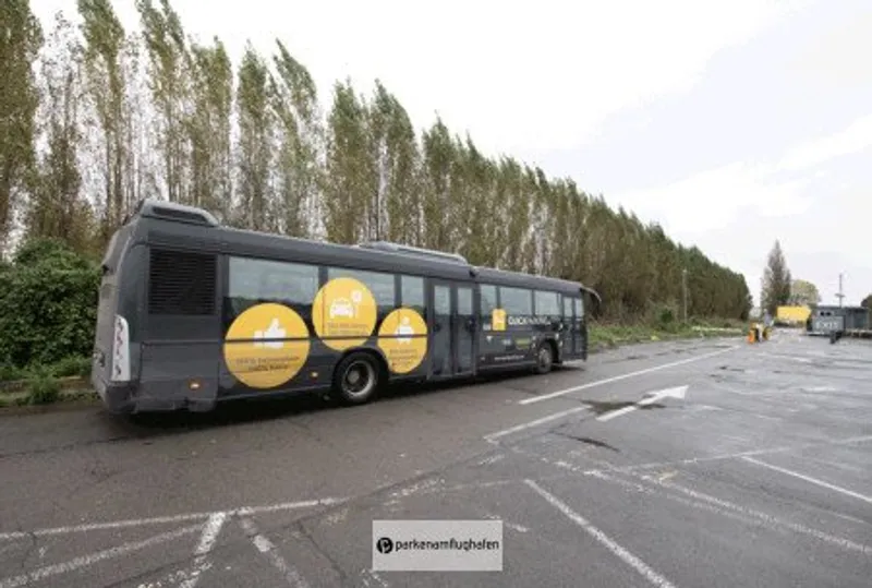 Quick Parking Open Air Car Park Brussels Bild 1