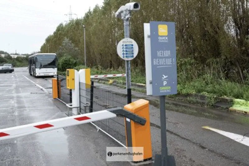 Quick Parking Open Air Car Park Brussels Bild 6