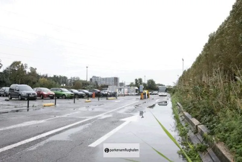 Quick Parking Open Air Car Park Brussels Bild 8