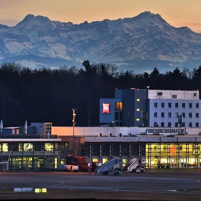 Billig Parken Am Flughafen Friedrichshafen guenstigparken.de